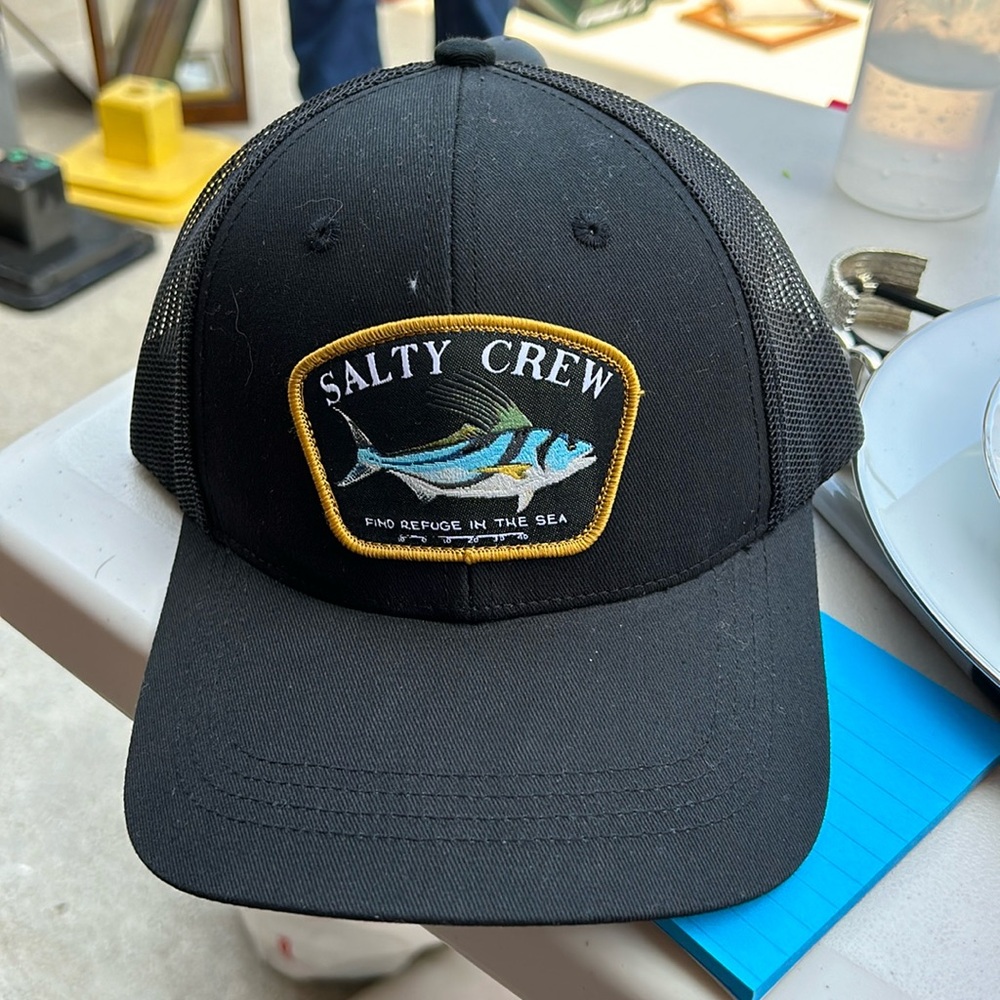 Salty Crew Rooster Fish - size small